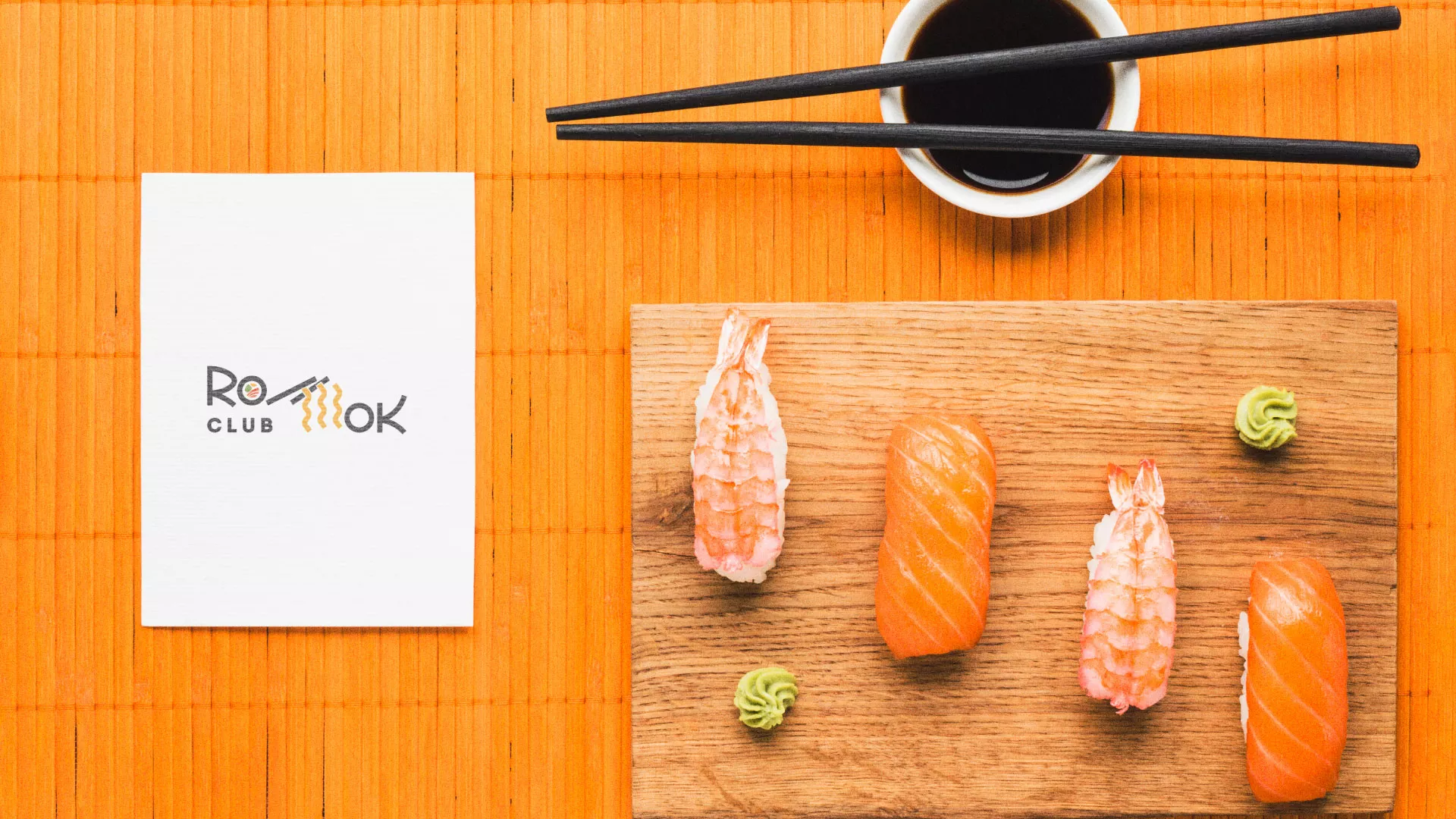 Создание логотипа суши-бара «Roll Wok Club» в Симе